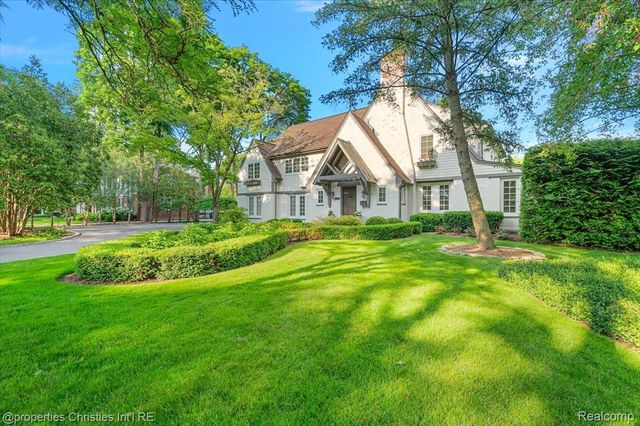528 Covington Road, Bloomfield Hills, MI 48301