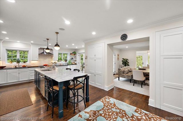 528 Covington Road, Bloomfield Hills, MI 48301