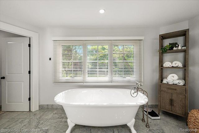 528 Covington Road, Bloomfield Hills, MI 48301