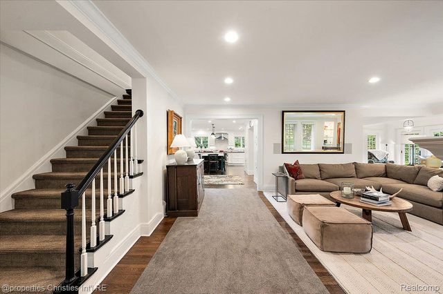 528 Covington Road, Bloomfield Hills, MI 48301
