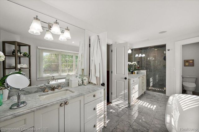528 Covington Road, Bloomfield Hills, MI 48301