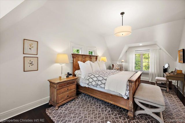528 Covington Road, Bloomfield Hills, MI 48301