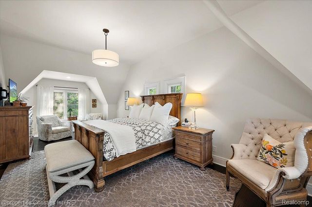 528 Covington Road, Bloomfield Hills, MI 48301