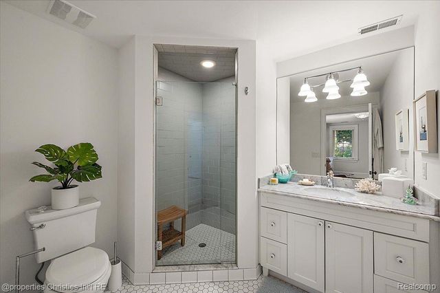 528 Covington Road, Bloomfield Hills, MI 48301