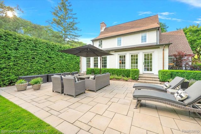 528 Covington Road, Bloomfield Hills, MI 48301