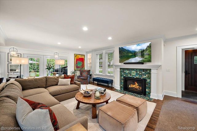 528 Covington Road, Bloomfield Hills, MI 48301