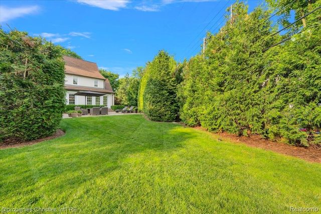 528 Covington Road, Bloomfield Hills, MI 48301