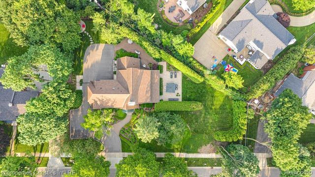 528 Covington Road, Bloomfield Hills, MI 48301