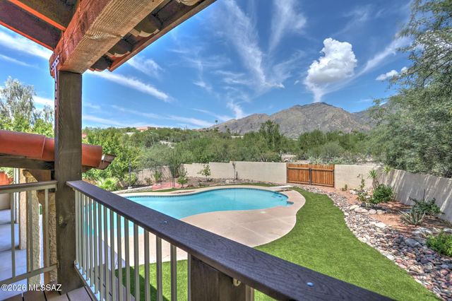 6610 E Circulo Invierno, Tucson, AZ 85750