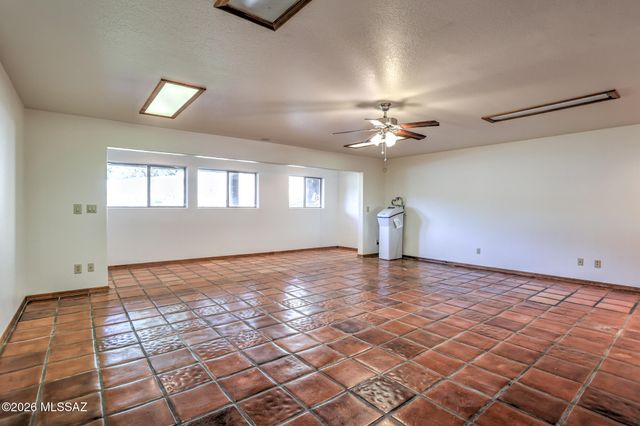 6610 E Circulo Invierno, Tucson, AZ 85750