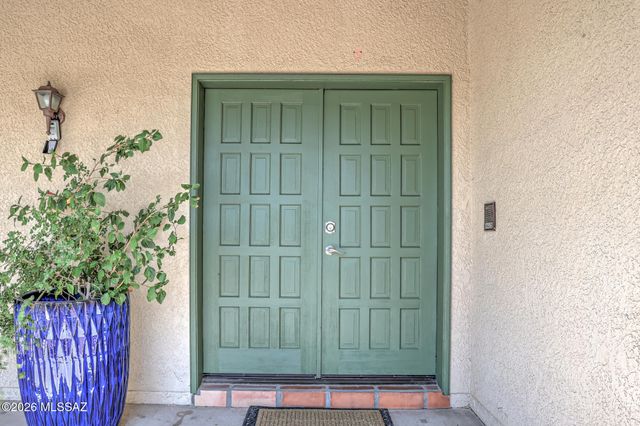 6610 E Circulo Invierno, Tucson, AZ 85750