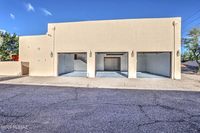 6610 E Circulo Invierno, Tucson, AZ 85750