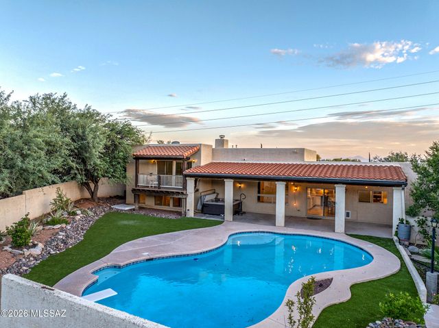6610 E Circulo Invierno, Tucson, AZ 85750