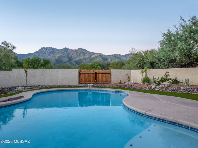 6610 E Circulo Invierno, Tucson, AZ 85750