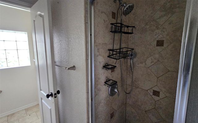 2225 Ridgewood Drive, West Columbia, TX 77486