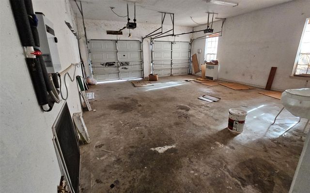 2225 Ridgewood Drive, West Columbia, TX 77486