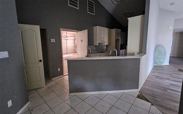 2225 Ridgewood Drive, West Columbia, TX 77486