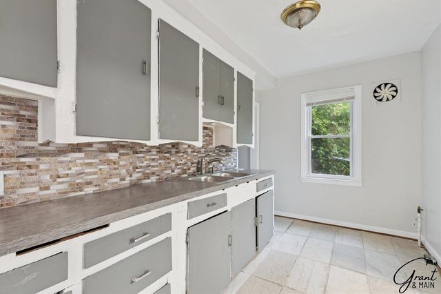 4082 Hereford Street, Detroit, MI 48224