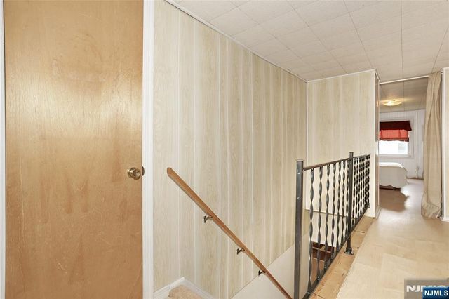12 Beverly Lane, Waldwick, NJ 07463