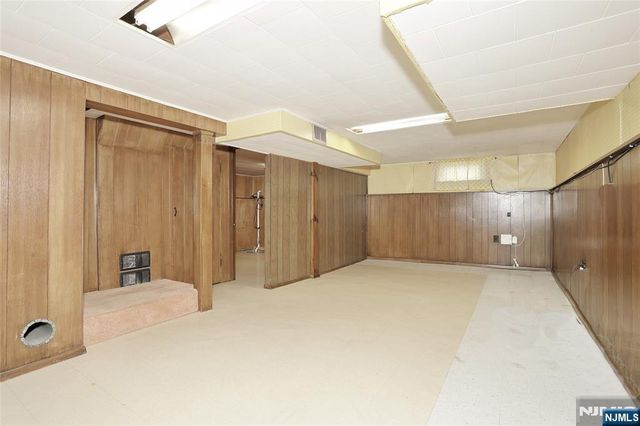 12 Beverly Lane, Waldwick, NJ 07463