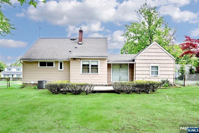 12 Beverly Lane, Waldwick, NJ 07463