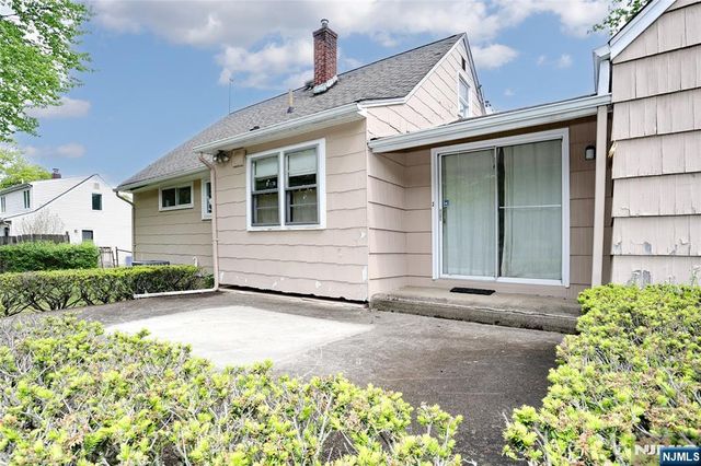 12 Beverly Lane, Waldwick, NJ 07463