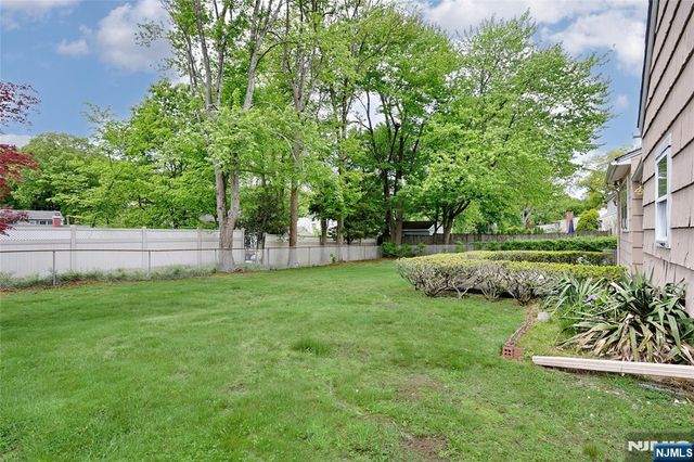 12 Beverly Lane, Waldwick, NJ 07463