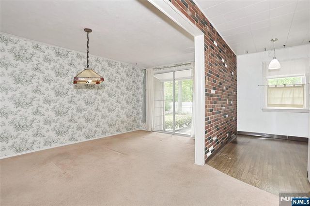 12 Beverly Lane, Waldwick, NJ 07463