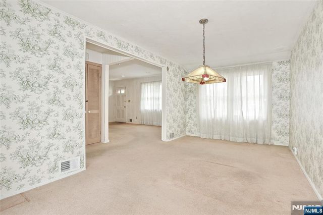 12 Beverly Lane, Waldwick, NJ 07463
