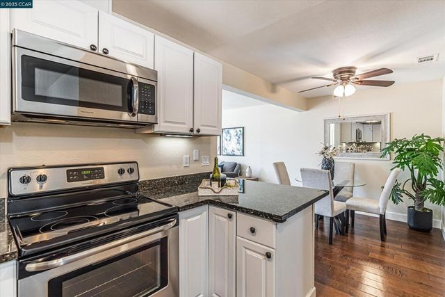 5055 Valley Crest Dr 196, Concord, CA 94521