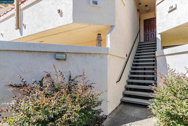 5055 Valley Crest Dr 196, Concord, CA 94521