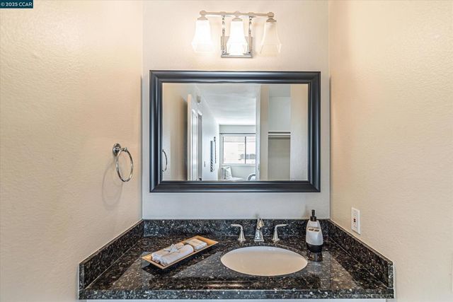 5055 Valley Crest Dr 196, Concord, CA 94521