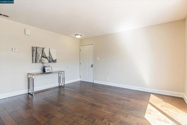 5055 Valley Crest Dr 196, Concord, CA 94521
