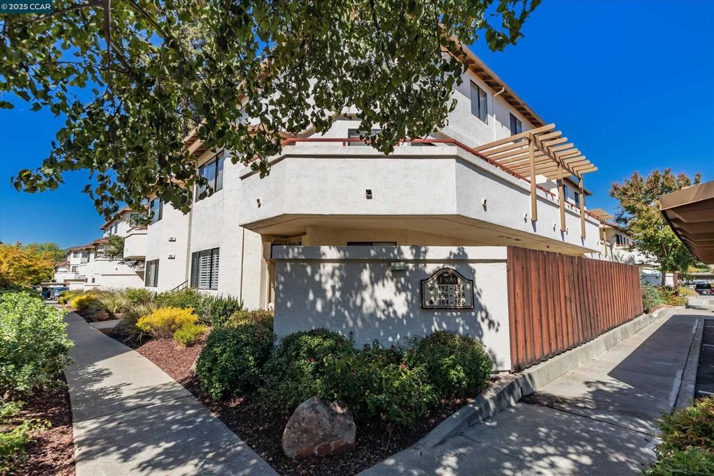 5055 Valley Crest Dr 196, Concord, CA 94521