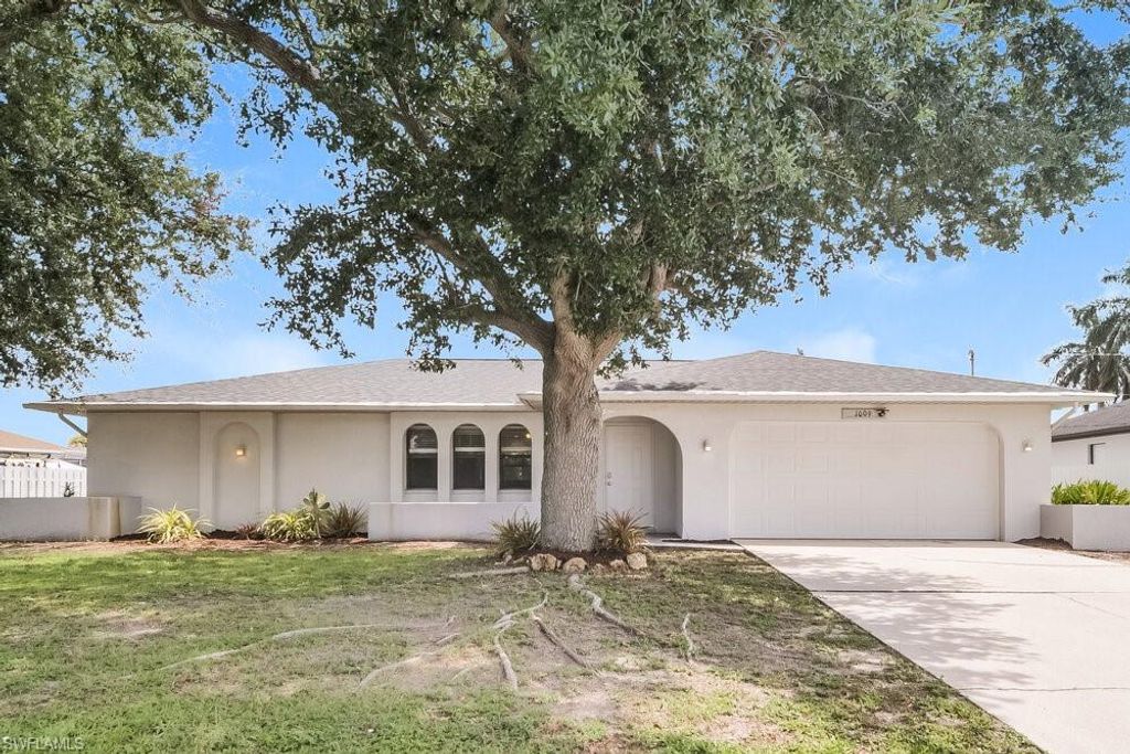 1009 Nicholas PKWY W, Cape Coral, FL 33991