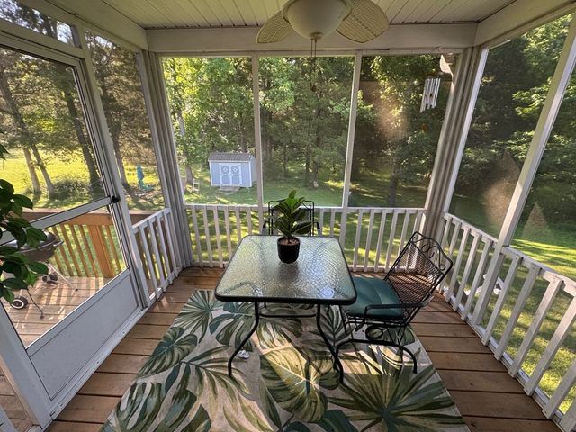 381 Longview Dr, Camden, TN 38320