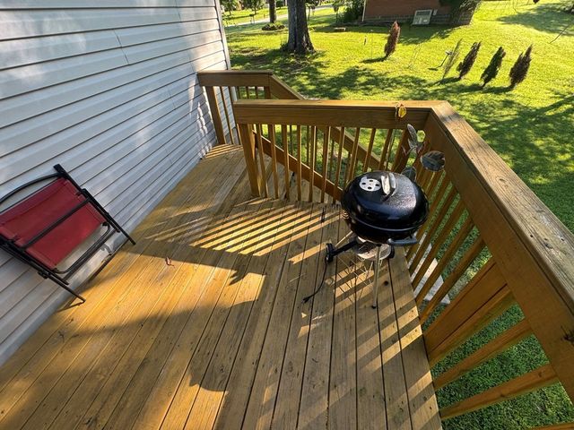 381 Longview Dr, Camden, TN 38320