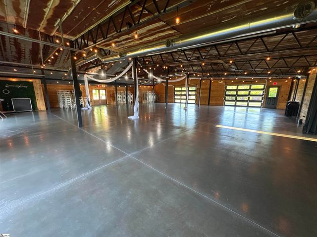 10049 Old White Horse Road, Greenville, SC 29617