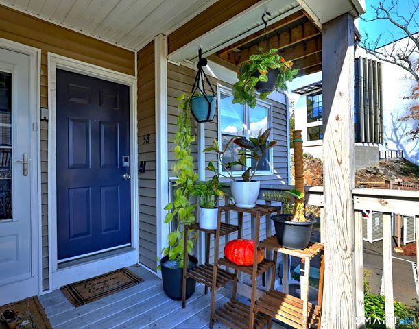 38 Glenrock 38, Norwalk, CT 06850