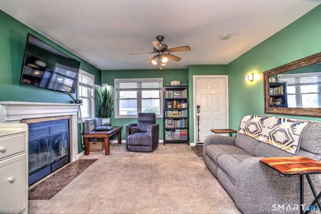 38 Glenrock 38, Norwalk, CT 06850