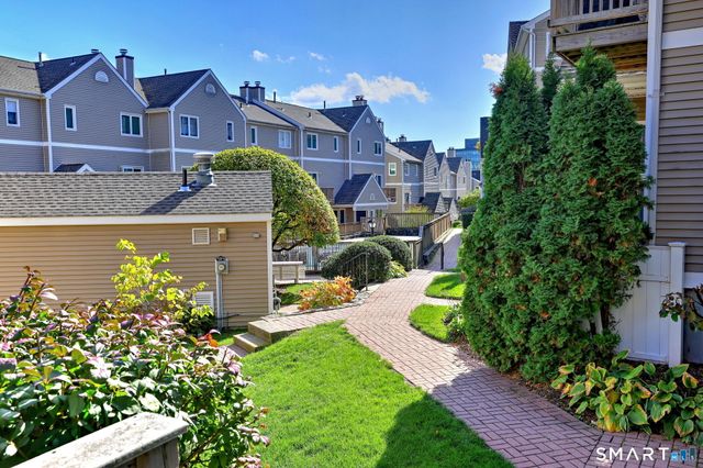 38 Glenrock 38, Norwalk, CT 06850