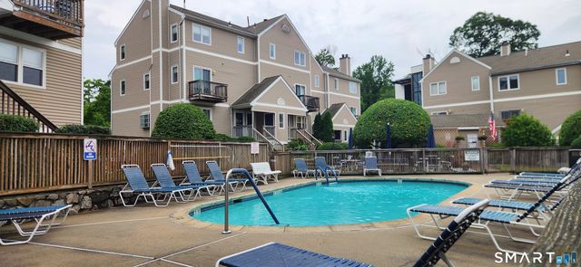 38 Glenrock 38, Norwalk, CT 06850