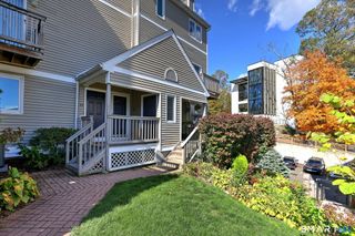 38 Glenrock 38, Norwalk, CT 06850