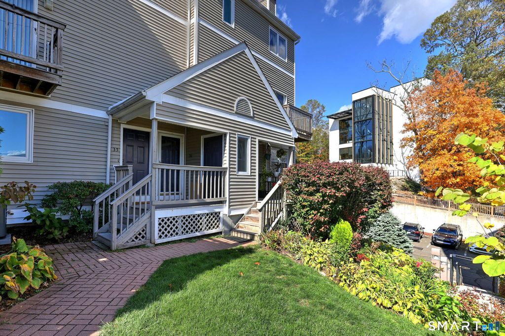 38 Glenrock 38, Norwalk, CT 06850