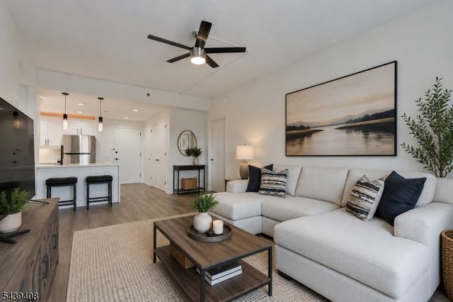1 Carriage City Plz 1513, Rahway City, NJ 07065