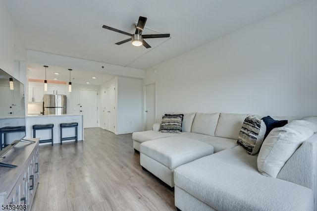 1 Carriage City Plz 1513, Rahway City, NJ 07065