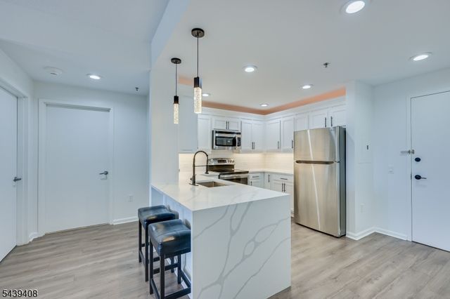 1 Carriage City Plz 1513, Rahway City, NJ 07065