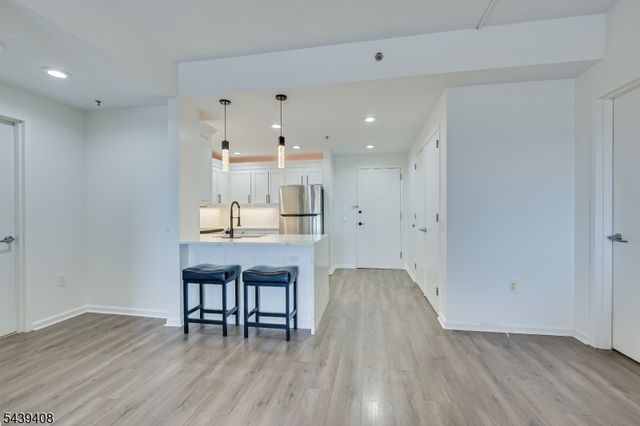1 Carriage City Plz 1513, Rahway City, NJ 07065