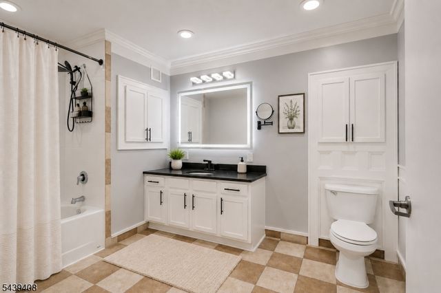 1 Carriage City Plz 1513, Rahway City, NJ 07065