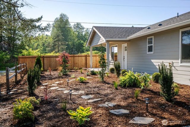 4392 Birch Bay Lynden Rd, Blaine, WA 98230